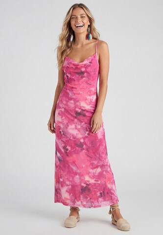 Robe IZIA en rose : devant