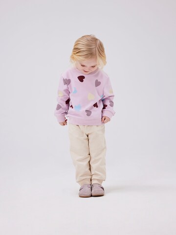 NAME IT Sweatshirt 'NMFSmile' i lila