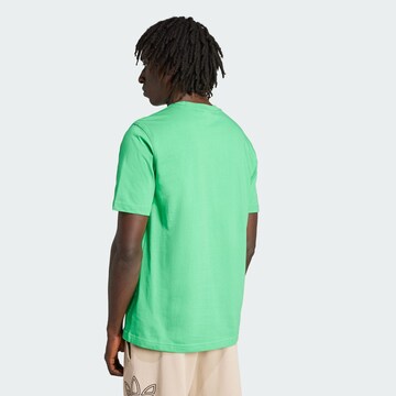 ADIDAS ORIGINALS - Camiseta 'Trefoil Essentials' en verde