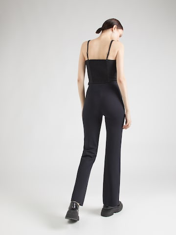 Abercrombie & Fitch Rozkloszowany krój Spodnie 'PONTE' w kolorze czarny