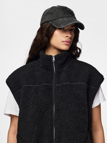 Gilet 'PCSADIA' PIECES en noir