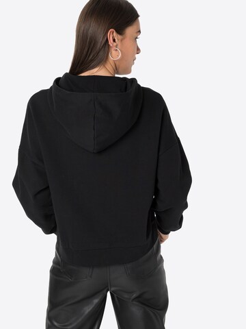 GUESS Sweatshirt in Schwarz