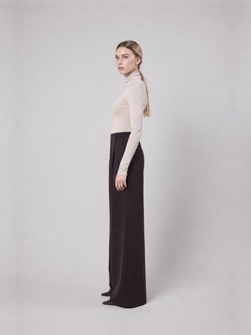 OWN Off With Nature - Loosefit Calças 'Pantalone Palazzo Loose Fit in Interlock Wood' em castanho