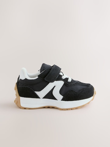 Baskets Next en noir