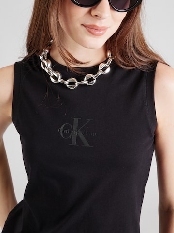 Top de la Calvin Klein Jeans pe negru