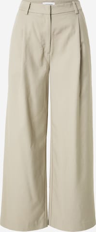 WEEKDAY Pleat-Front Pants 'Esme' in Green: front