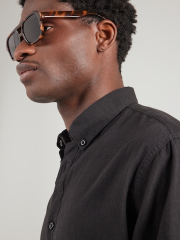 Coupe regular Chemise 'SLHSUN' SELECTED en noir