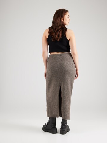 Gonna 'PCNUNA' di PIECES Curve in marrone