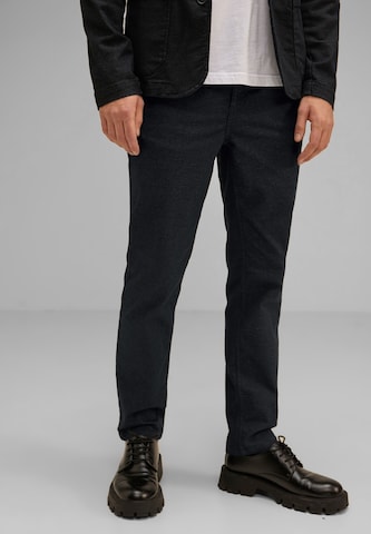 Street One MEN Regular Chino Pants in Black: front