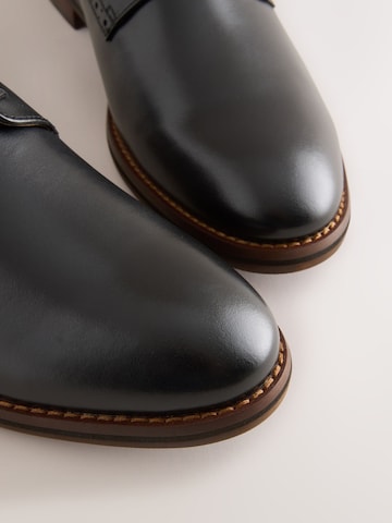 Chaussure à lacets Next en marron