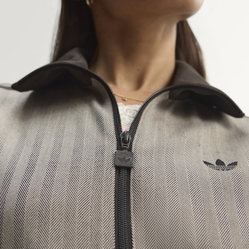 ADIDAS ORIGINALS Φθινοπωρινό και ανοιξιάτικο μπουφάν σε καφέ