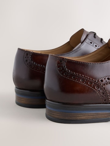 Chaussure à lacets Next en marron