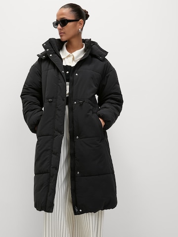 Cappotto invernale di Marks & Spencer in nero: frontale