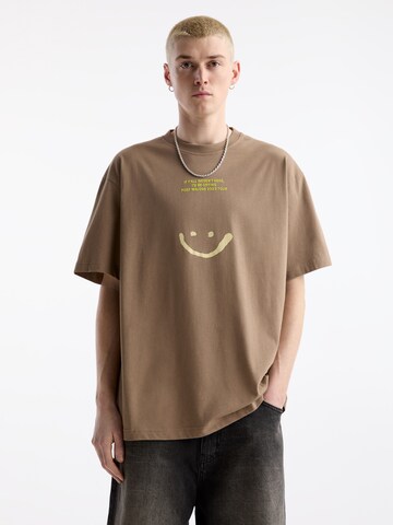 T-Shirt Pull&Bear en marron : devant