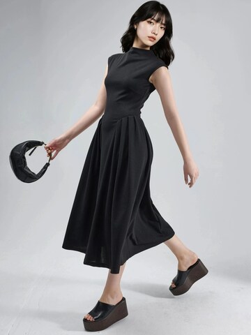 Busem Dress in Black