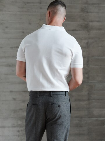 DAN FOX APPAREL Футболка 'Essential' в Белый