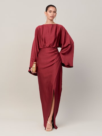 Rochie 'MARLOW ' de la Sável pe roșu: față