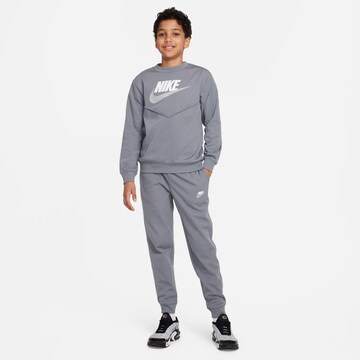 Nike Sportswear Juoksupuku värissä harmaa