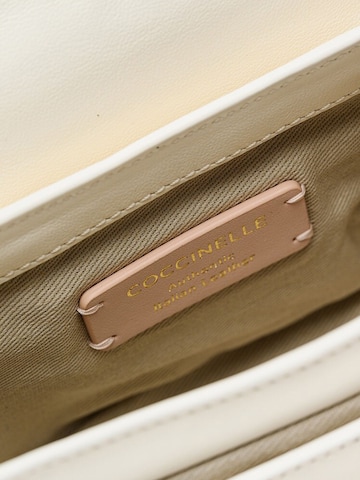 Coccinelle Handtasche 'Coccinelle C-Me Fluffy Handbag Puffy Smooth Leather'‌‌‌‌ in Weiß
