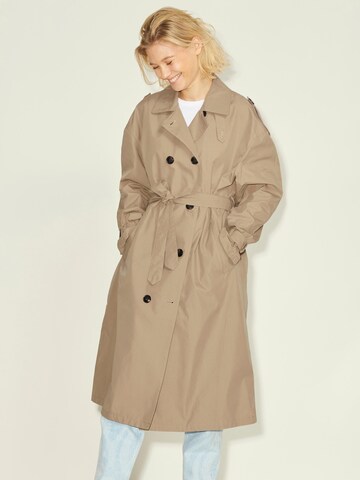 JJXX Between-Seasons Coat 'Choice' in Brown: front