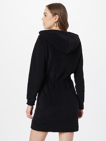 Trendyol Kleid in Schwarz