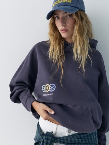 Bluză de molton 'PACIFIC CALL MY' de la Pull&Bear pe albastru