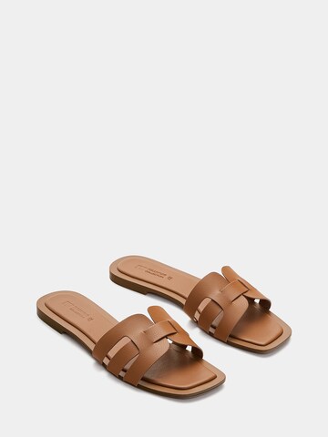 Pull&Bear Pantolette i brun