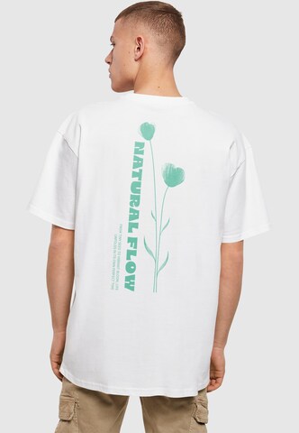 Merchcode Shirt 'Natural Flow' in Weiß: Vorderseite