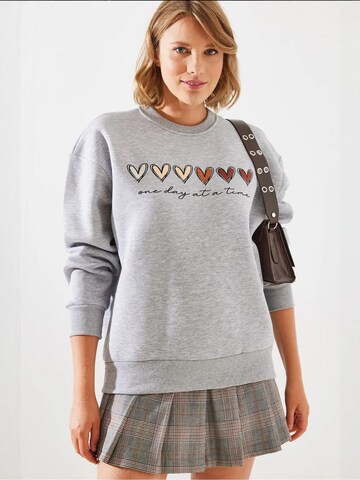 Felpa di Bianco Lucci in grigio