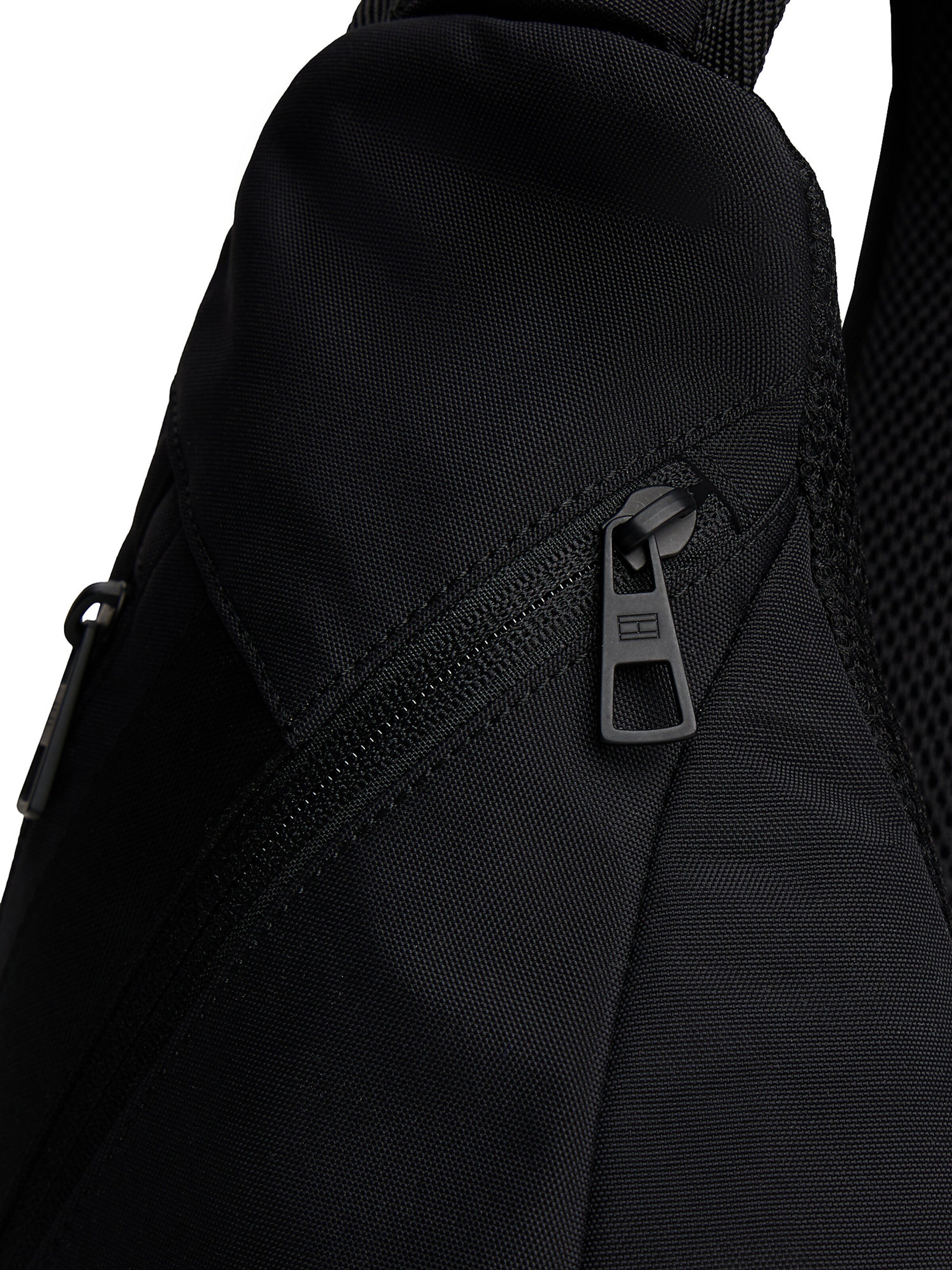 Sac à bandoulière TOMMY HILFIGER en noir