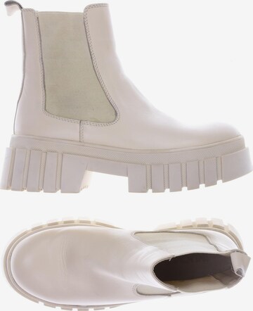 INUOVO Dress Boots in 38 in White: front