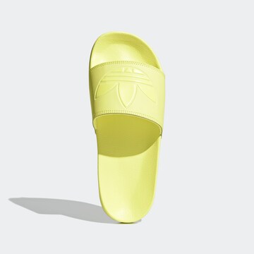ADIDAS ORIGINALS - Zapatos abiertos 'Adilette Lite' en amarillo