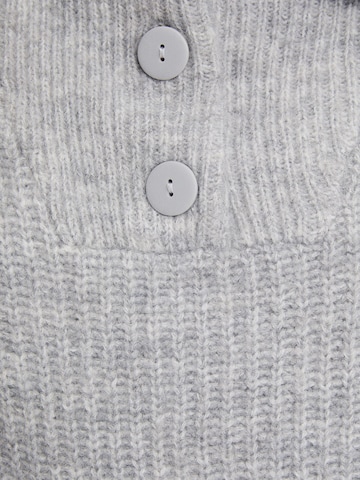 Bershka Пуловер в сиво