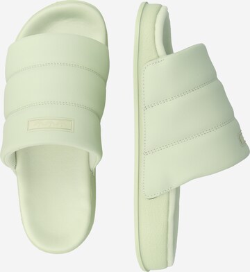 ADIDAS ORIGINALS - Sapato aberto 'Adilette Essential' em verde