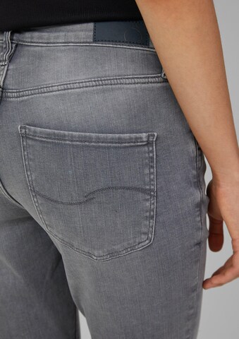 Coupe slim Jean 'Catie' QS en gris