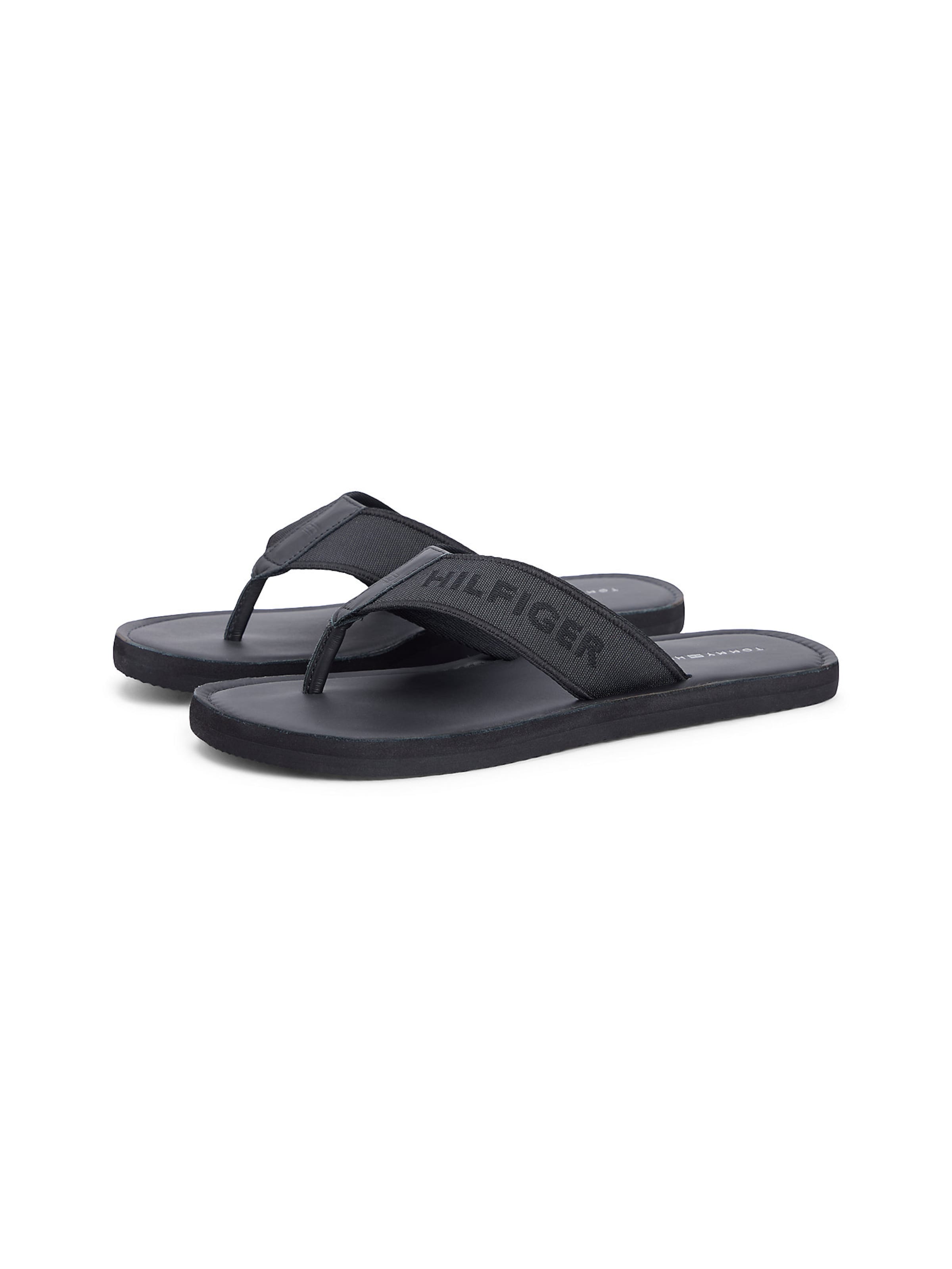 TOMMY HILFIGER Teenslippers in Zwart