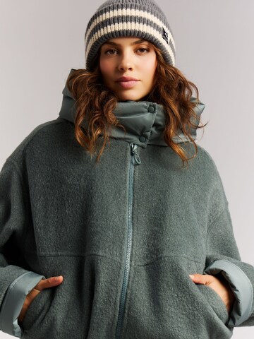 PROTEST Outdoor jacket 'PRTSalti' in Green