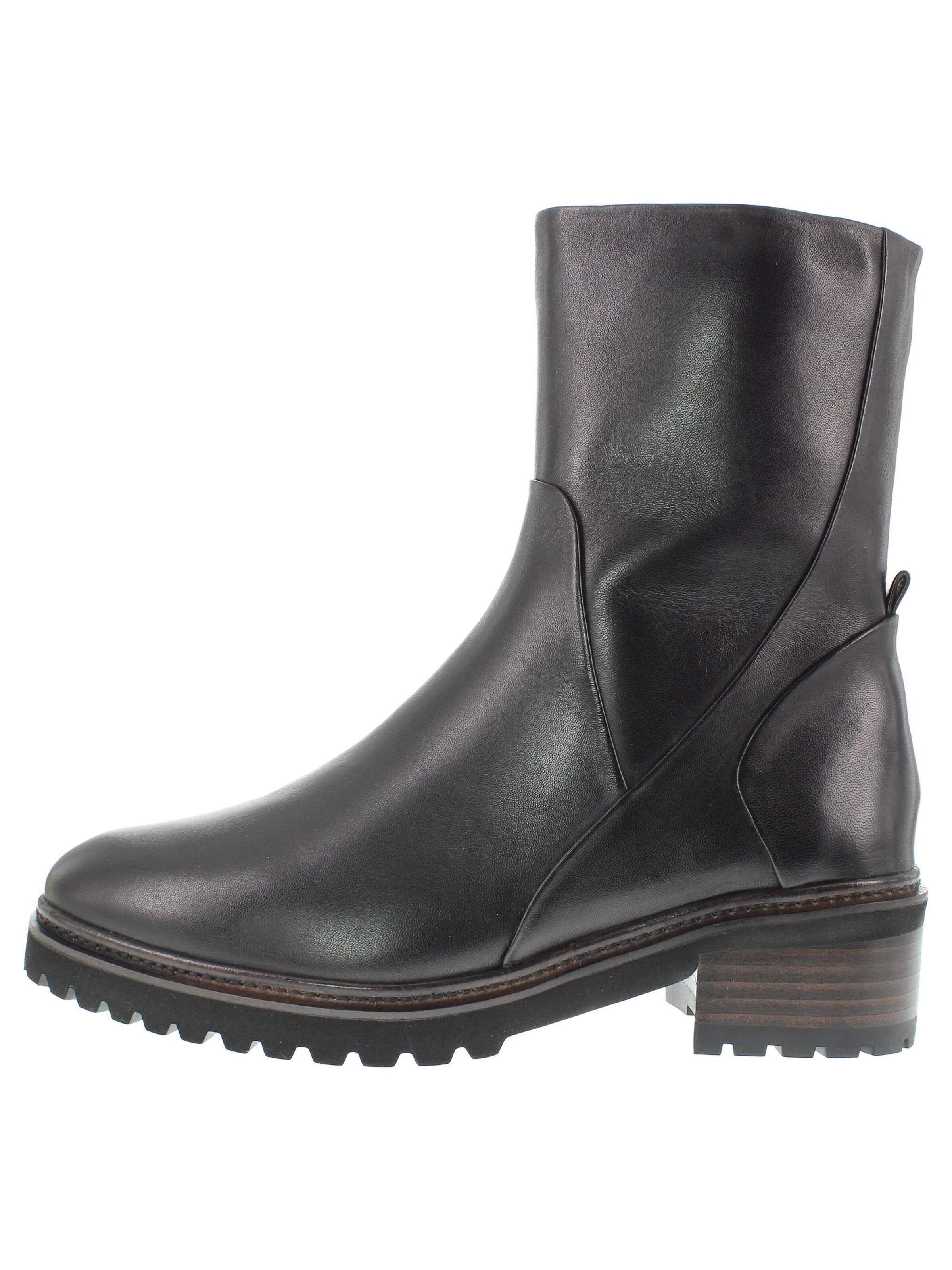 Everybody Booties 'GEMA' in Black: front