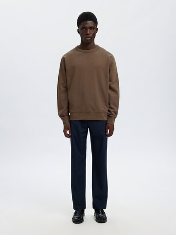 SELECTED Sweatshirt 'SLHLUKE' in Brown