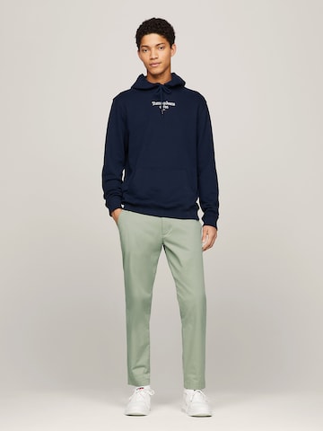 Tommy Jeans Tapered Chino Pants in Green