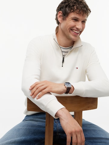 TOMMY HILFIGER Sweatshirt 'Essential' in Yellow
