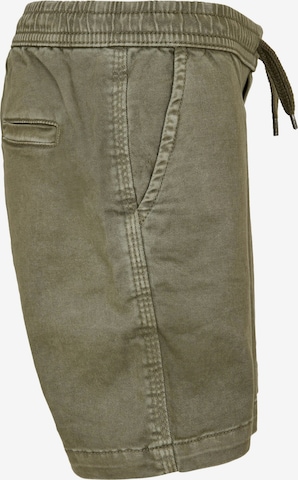 Urban Classics Regular Pants in Green