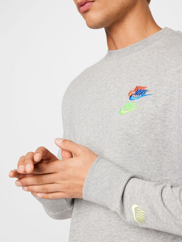 Sweat-shirt 'Essentials+' Nike Sportswear en gris