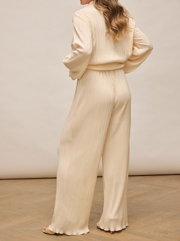regular Pantaloni di noar studios in bianco