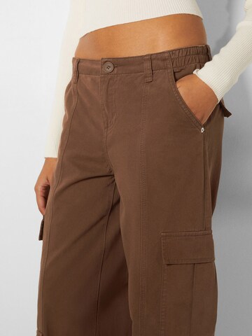 Loosefit Pantalon cargo Bershka en marron