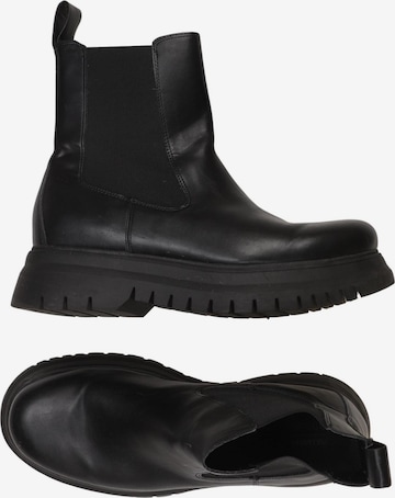 Pull&Bear Anke & Mid-Calf Boots in 45 in Black: front