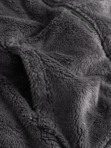 Next - Traje para estar en casa en gris