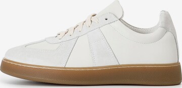 Sneaker bassa di CAFè NOIR in bianco: frontale