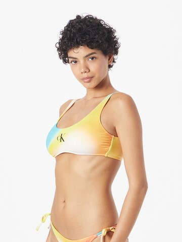 Calvin Klein Swimwear - Bustier Top de bikini en amarillo: frente