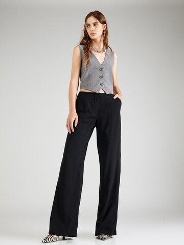 Wide leg Pantaloni con pieghe di Misspap in nero